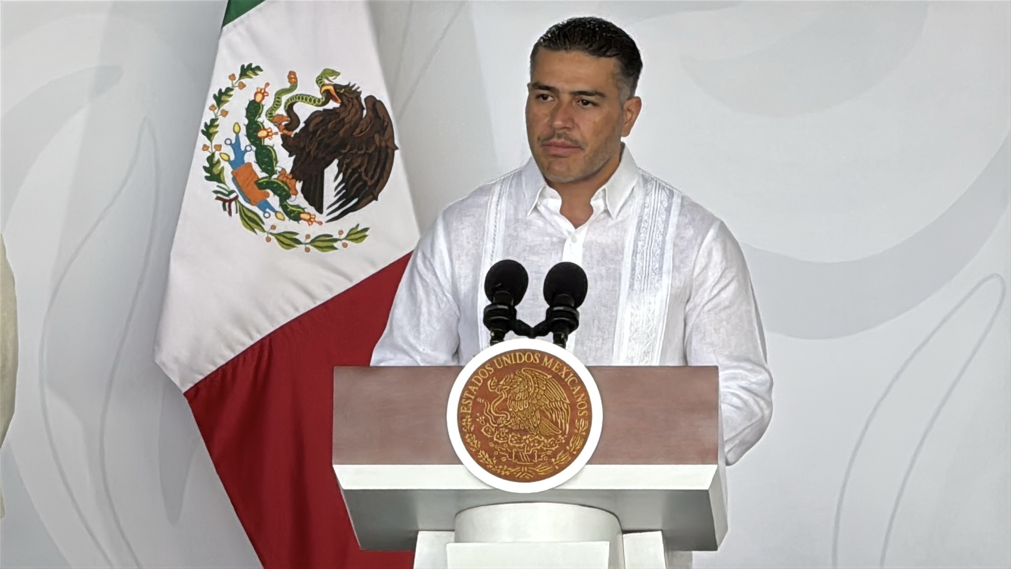 Autoridades federales y estatales durante informe de resultados de seguridad en Veracruz